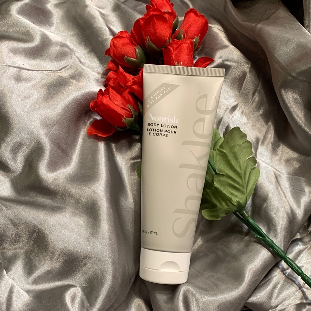 🌹Shaklee Nourish Body Lotion - White • Smooth • DERMATOLOGIST APPROVED